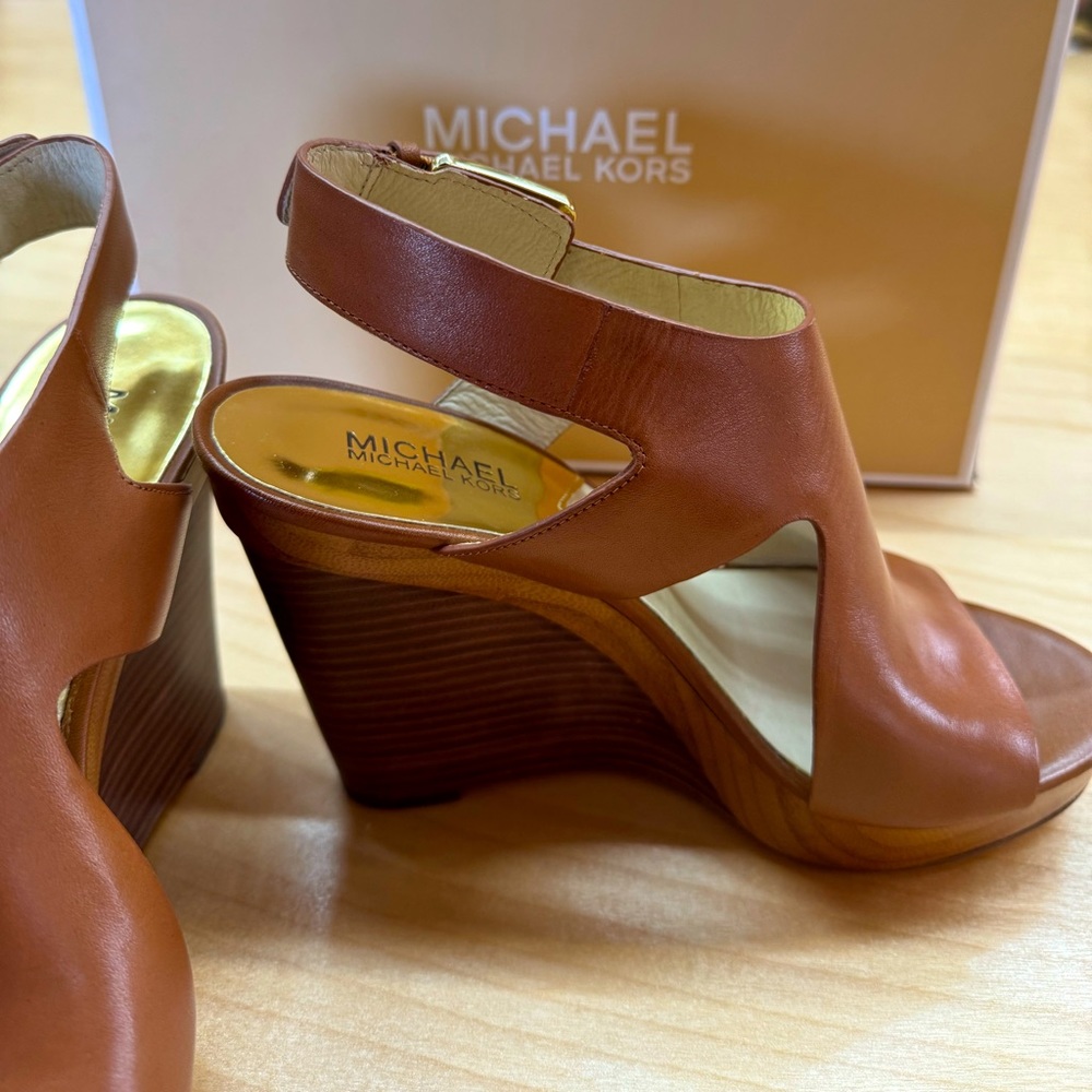 NWT Michael Kors stacked heal Josephine Wedge